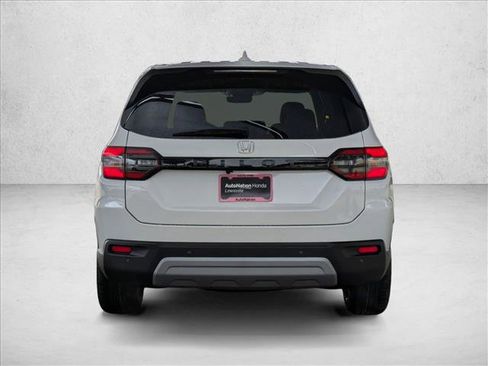 New 2025 Honda Pilot EX-L image 8