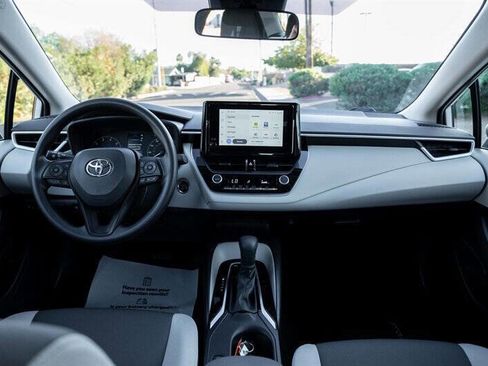 Used 2025 Toyota Corolla LE w/ Convenience Package image 17