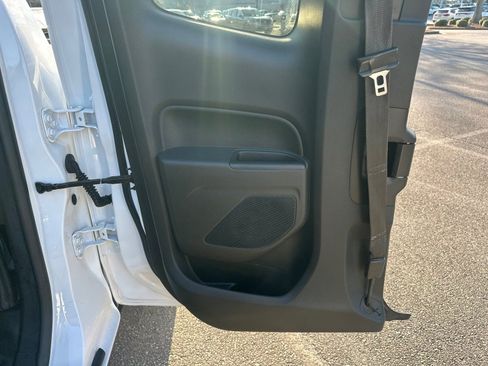 Used 2022 Chevrolet Colorado LT w/ Fleet Safety Package image 21