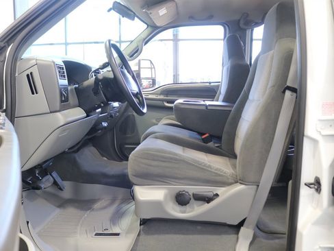 Used 2002 Ford F350 XLT image 78