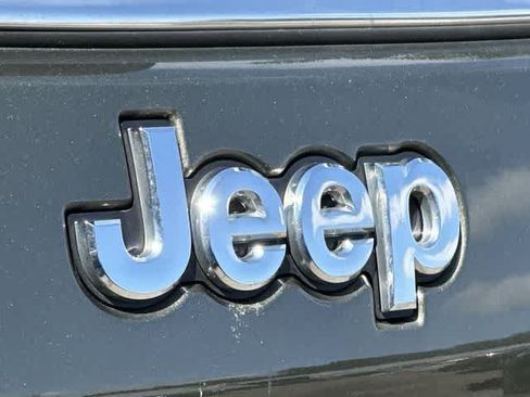 Used 2018 Jeep Compass Latitude w/ Popular Equipment Group AWD/4WD image 18