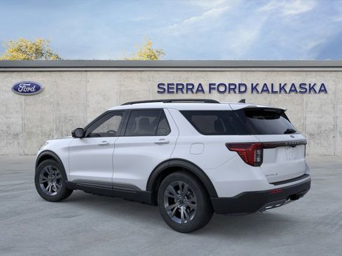 New 2026 Ford Explorer Active w/ Active Comfort Package AWD/4WD image 4