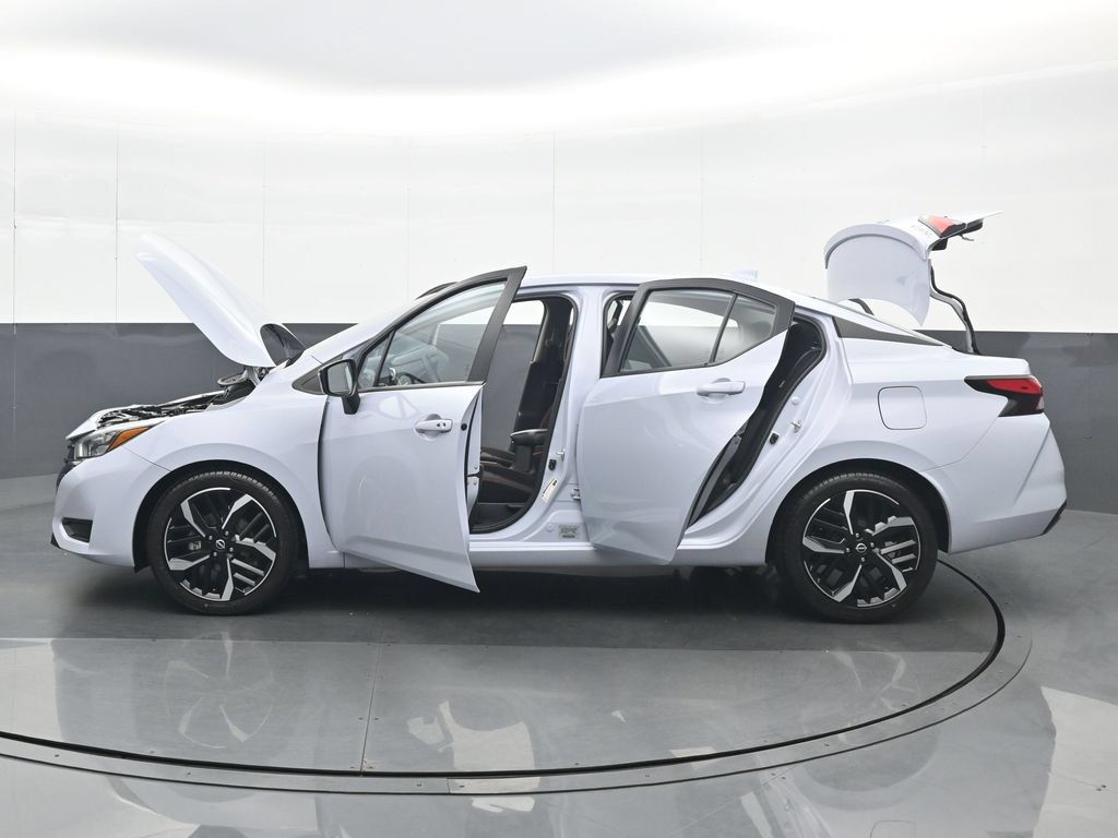 Used 2024 Nissan Versa SR FWD image 38