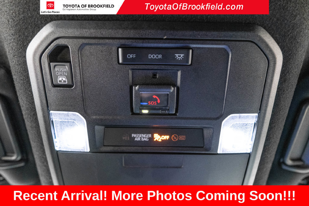 Used 2025 Toyota 4Runner SR5 AWD/4WD image 26