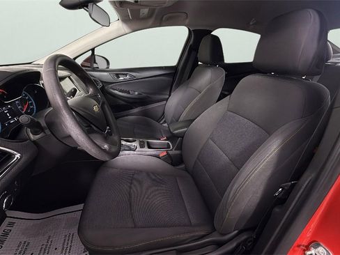 Used 2018 Chevrolet Cruze LS image 17