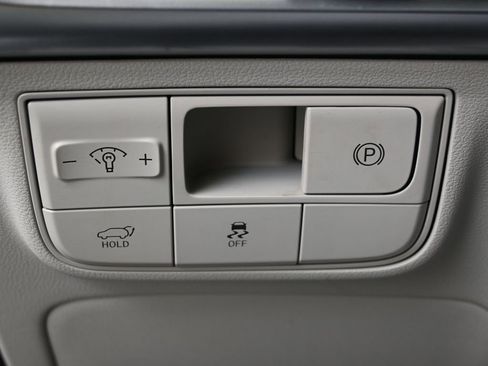Certified 2025 Hyundai Tucson Limited AWD/4WD image 23