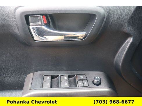 Used 2019 Toyota Tacoma TRD Sport AWD/4WD image 19