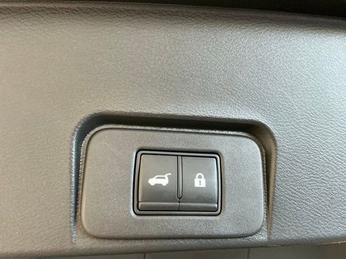 Used 2021 Nissan Rogue SL AWD/4WD image 18
