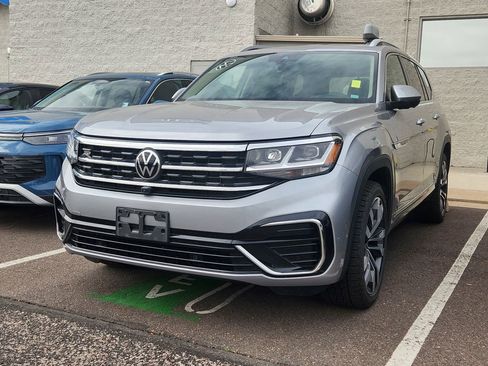 Used 2022 Volkswagen Atlas SEL Premium image 4