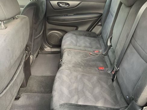 Used 2015 Nissan Rogue S AWD/4WD image 9