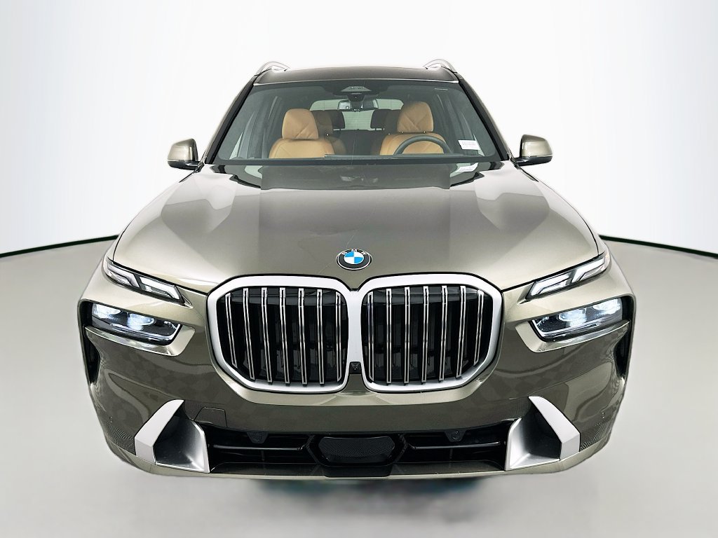 Used 2026 BMW X7 xDrive40i w/ Premium Package AWD/4WD image 2