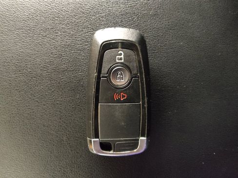 Used 2024 Ford Edge SEL image 32