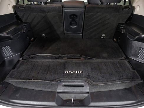 Used 2018 Nissan Rogue SV image 46
