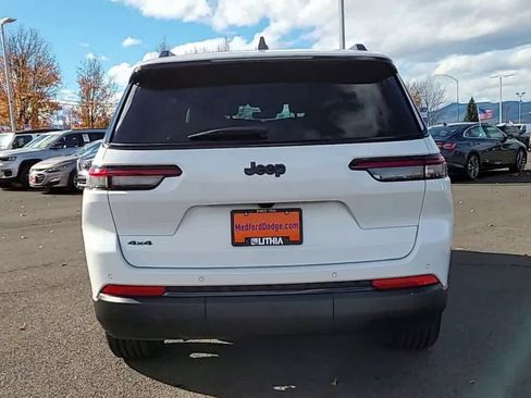 New 2025 Jeep Grand Cherokee L Altitude image 7