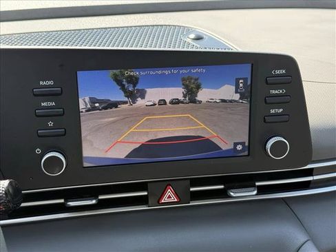 Certified 2023 Hyundai Elantra SE FWD image 11