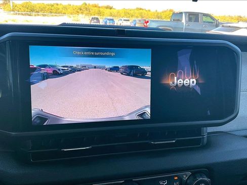 New 2025 Jeep Gladiator Sport image 16