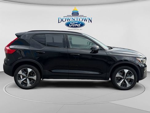 Used 2026 Volvo XC40 B5 Core w/ Protection Package Premier AWD/4WD image 2