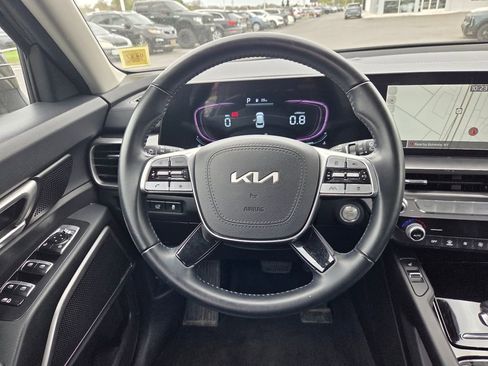 Used 2025 Kia Telluride S FWD image 14