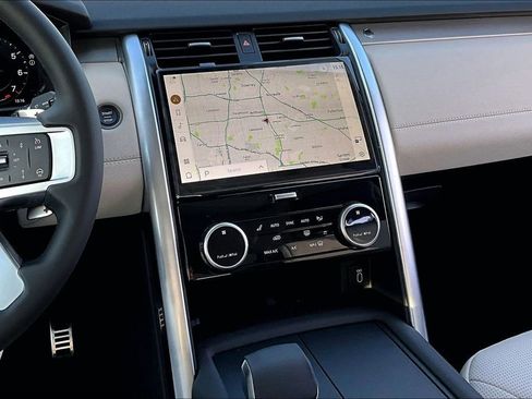 New 2026 Land Rover Discovery Limited Edition image 6