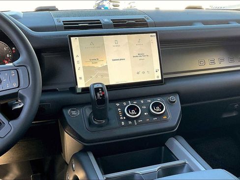 New 2025 Land Rover Defender 130 V8 image 9