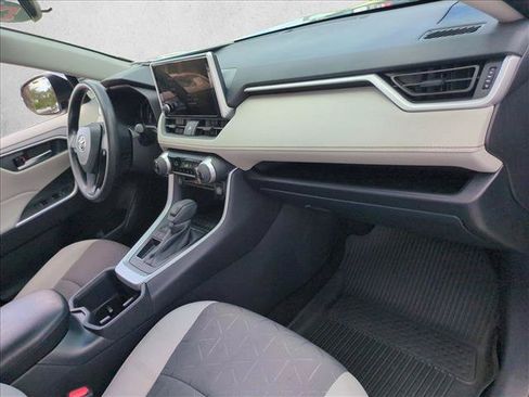 Certified 2025 Toyota RAV4 XLE FWD image 21