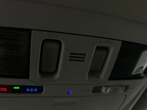 Used 2018 Subaru Legacy 3.6R Limited image 26