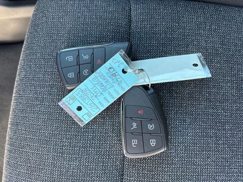 Used 2025 GMC Acadia Elevation image 38