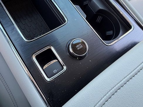 New 2026 Lincoln Aviator AWD image 18