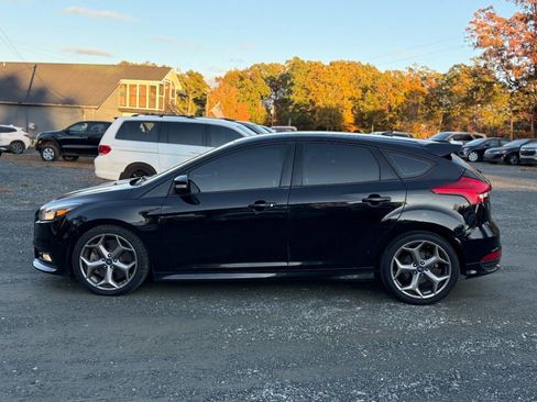 Used 2018 Ford Focus ST image 5
