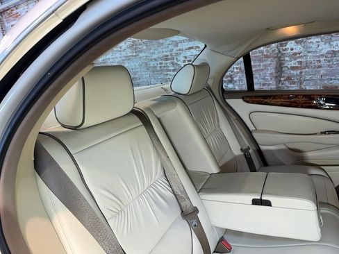 Used 2007 Jaguar XJ8 L RWD image 87