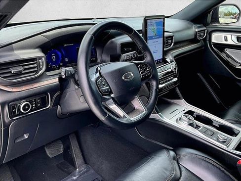 Used 2021 Ford Explorer Platinum w/ Equipment Group 601A image 14