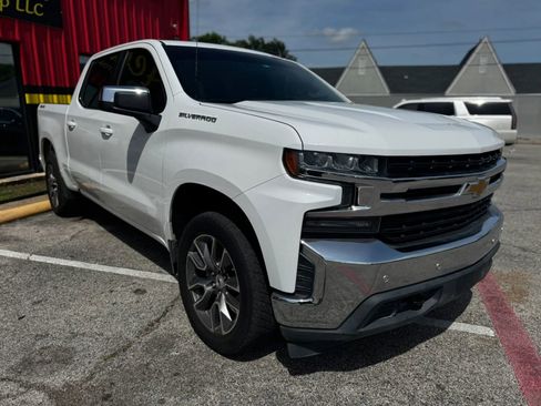 Used 2019 Chevrolet Silverado 1500 LT w/ Convenience Package AWD/4WD image 9