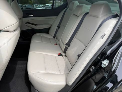 Used 2023 Nissan Altima 2.5 SL FWD image 8