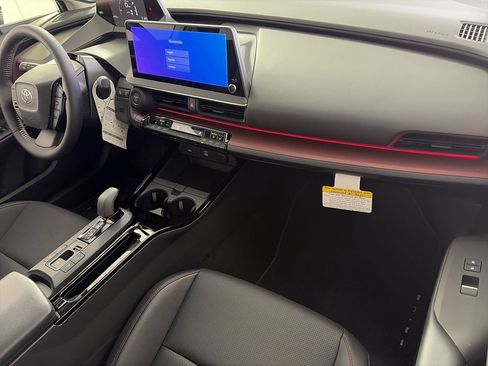 New 2026 Toyota Prius Plug-In Hybrid FWD image 24