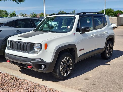 Used 2023 Jeep Renegade Trailhawk AWD/4WD image 3