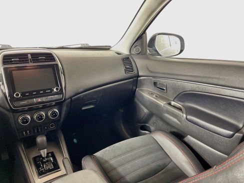 Used 2024 Mitsubishi Outlander Sport AWD image 23