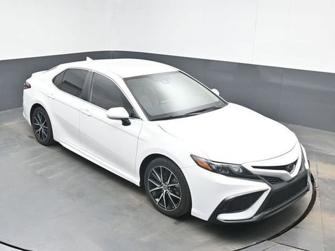 Used 2023 Toyota Camry SE FWD image 13