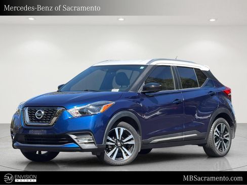 Used 2019 Nissan Kicks SR w/ SR Premium Package FWD image 1