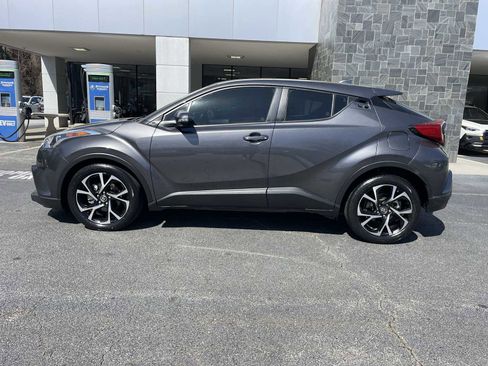 Used 2019 Toyota C-HR XLE image 2