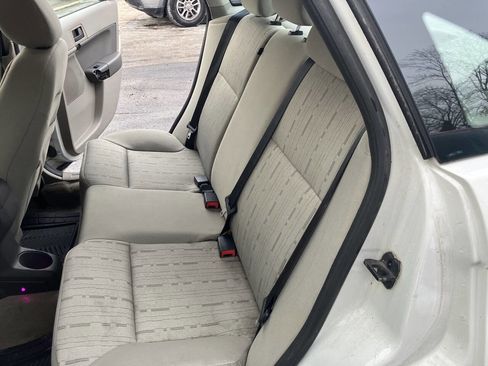 Used 2010 Ford Focus SE image 25
