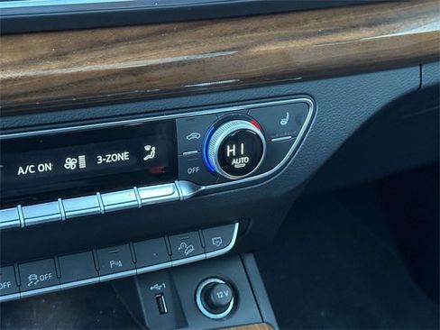 Used 2023 Audi Q5 2.0T Premium w/ Convenience Package image 32