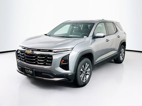 Used 2025 Chevrolet Equinox LT image 3