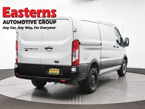 Used 2021 Ford Transit 250 Low Roof RWD image 5