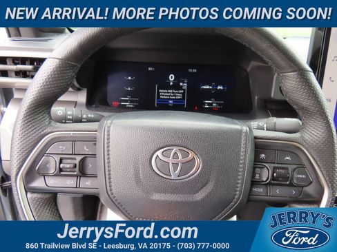 Used 2024 Toyota Tacoma TRD Off-Road w/ TRD Off Road Premium Package AWD/4WD image 20