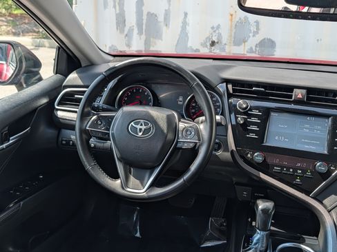 Used 2018 Toyota Camry XSE FWD image 15