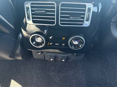 Used 2020 Land Rover Range Rover AWD/4WD image 18