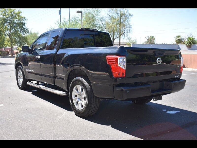 Used 2018 Nissan Titan SV w/ SV Convenience Package RWD image 6