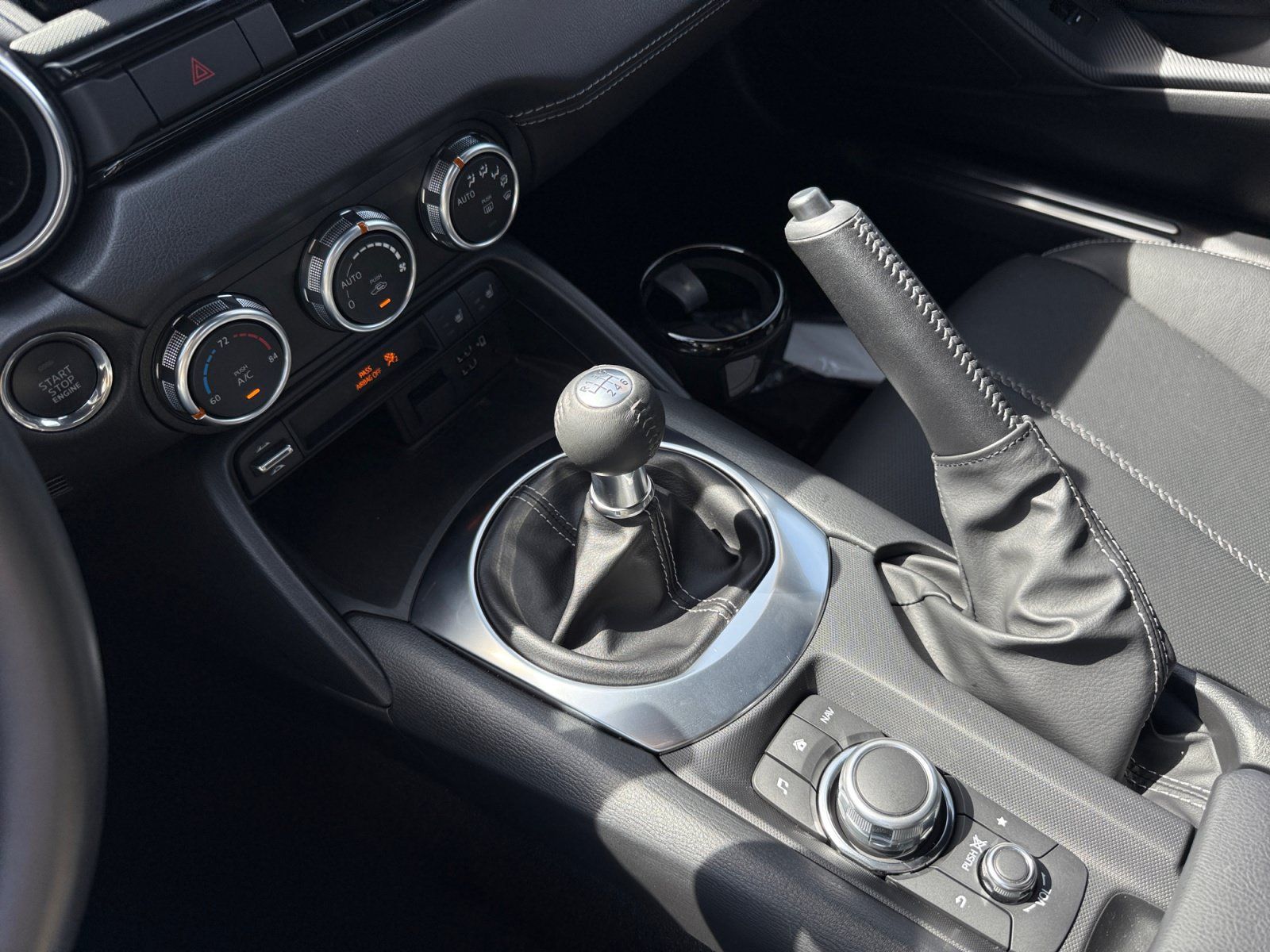 Used 2022 MAZDA MX-5 Miata RF Grand Touring RWD image 13
