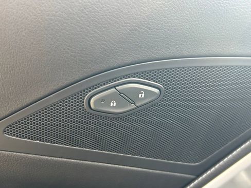 Used 2018 Chevrolet Corvette Stingray Coupe w/ 1LT image 16