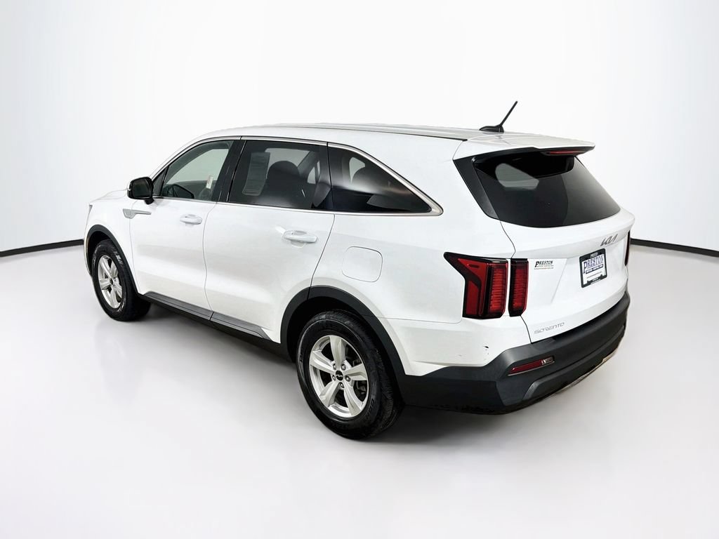 Certified 2023 Kia Sorento LX FWD image 7